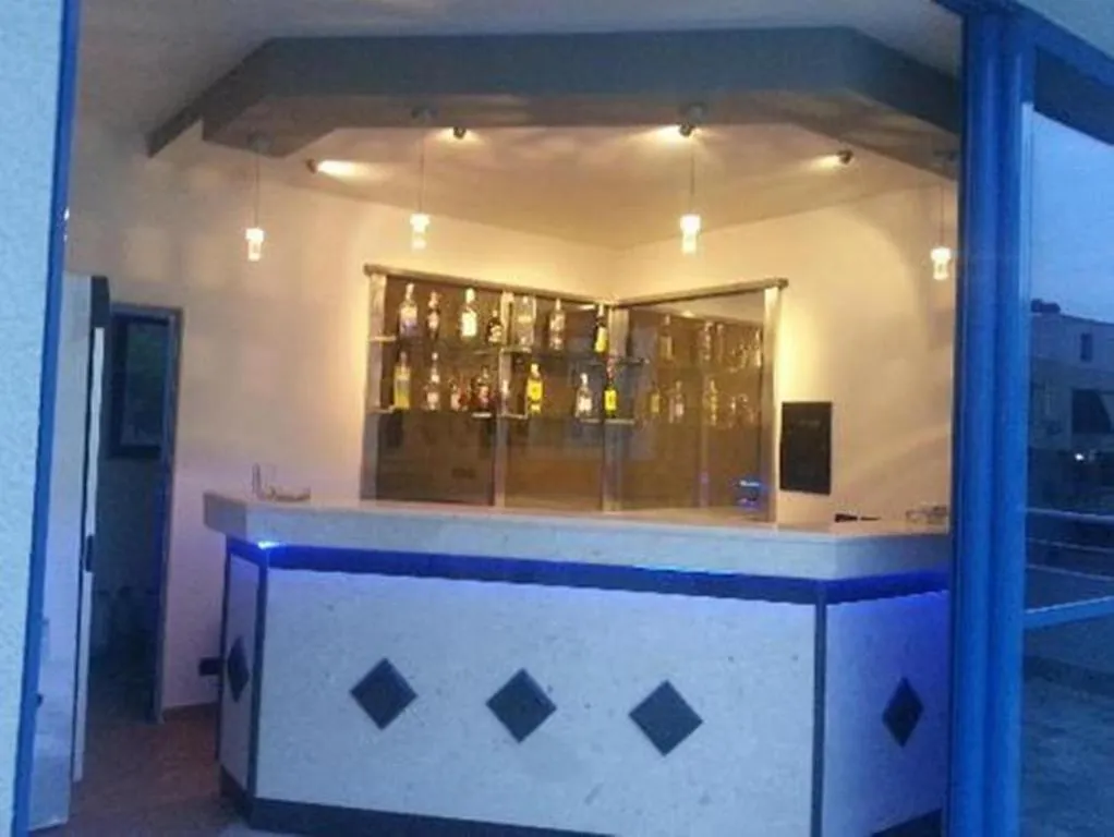 Dik'S Sons Hotel Shkallnur
